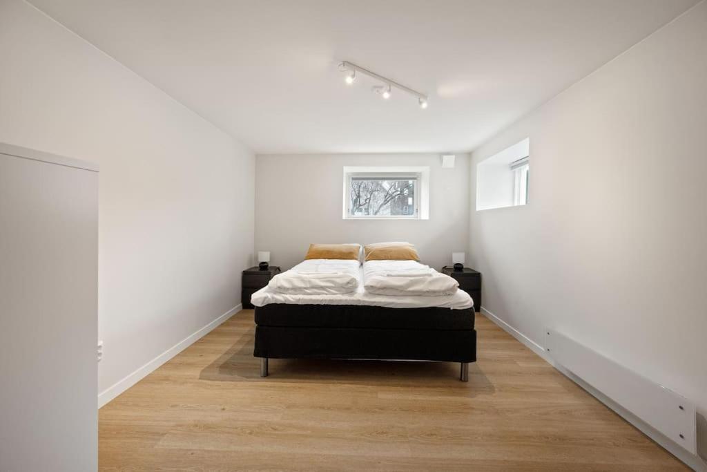 Practical Basement Apt With All Home Comforts Close To City Centre Stavanger Buitenkant foto
