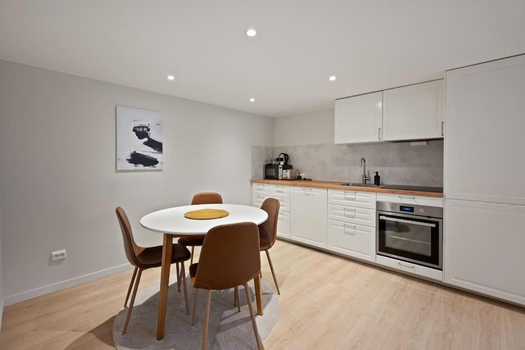Practical Basement Apt With All Home Comforts Close To City Centre Stavanger Buitenkant foto